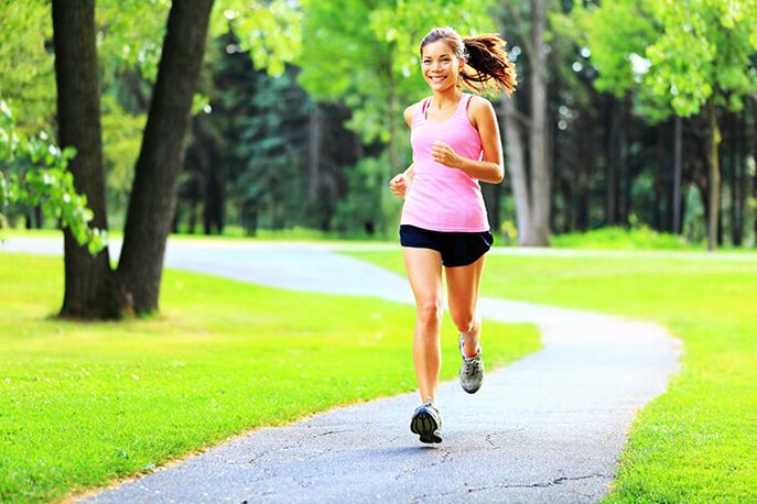 Courir le matin pendant une heure vous aidera à perdre du poids en une semaine. 