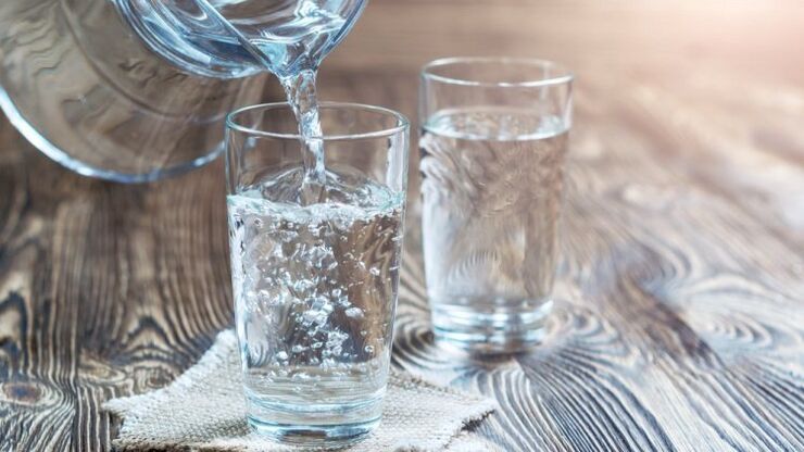 un verre d'eau pour suivre un régime